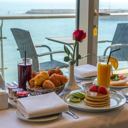 Al Kout Beach Hotel Кувейт Экстерьер фото