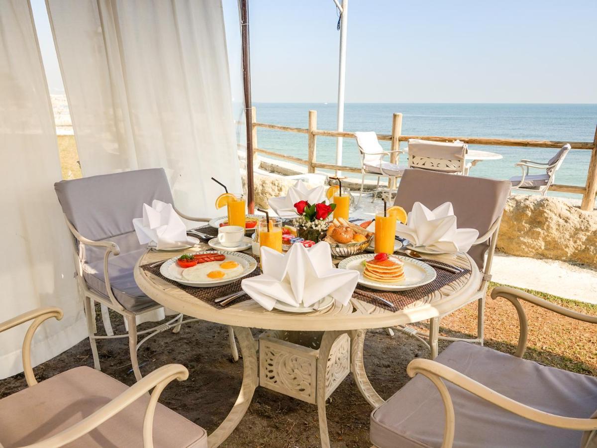 Al Kout Beach Hotel Кувейт Экстерьер фото
